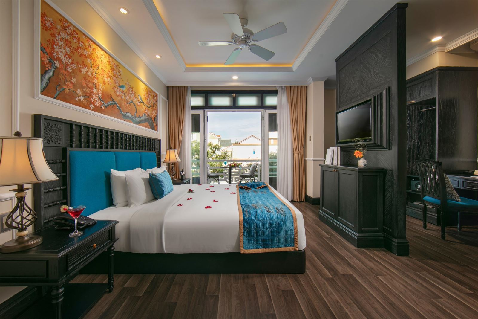 Suite Double/Twin with Balcony & Pool View